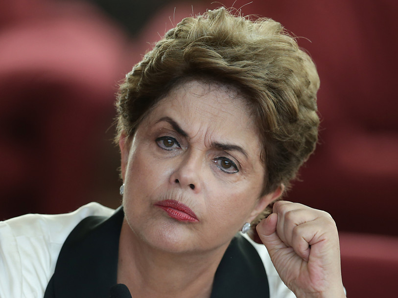 Dilma Rousseff déménage, son parti veut des élections anticipées