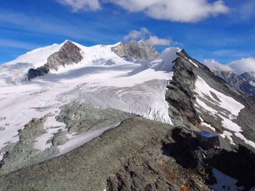 Une parapentiste de 27 ans décède après une chute à Zinal (VS)