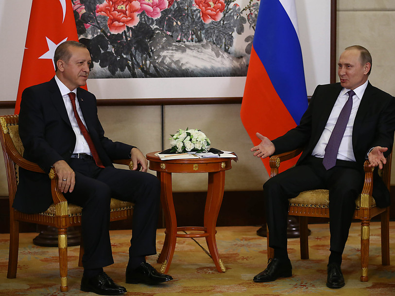 Poutine et Erdogan prônent des mesures pour 