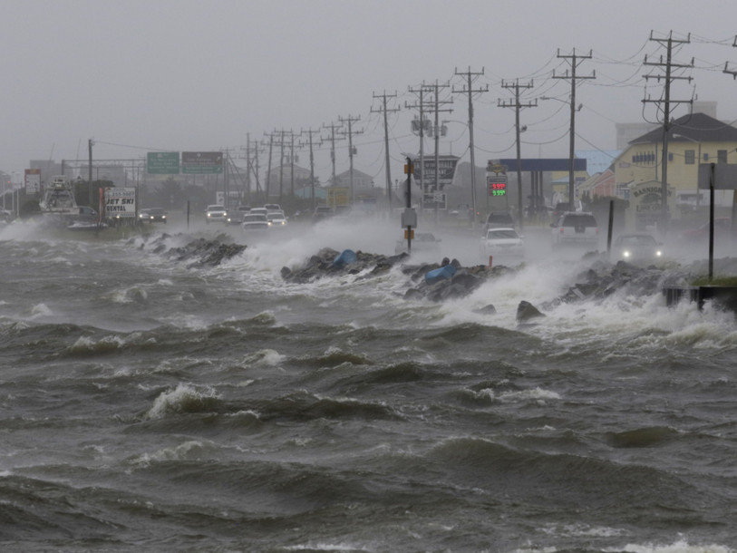 Hermine fait un deuxième mort et remonte vers la côte Est