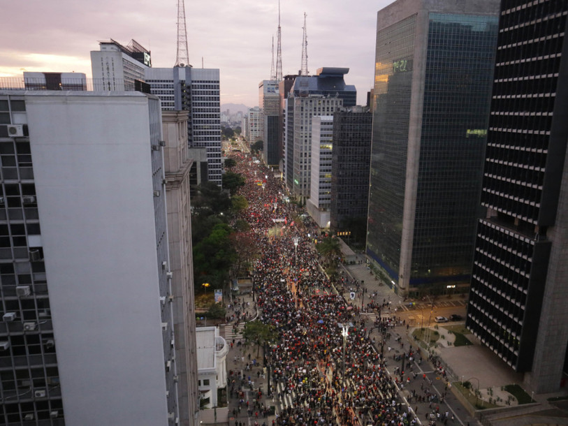 Des dizaines de milliers de Brésiliens manifestent contre Temer
