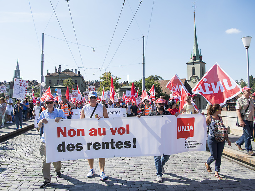 Des milliers de personnes rassemblées à Berne pour une AVS forte
