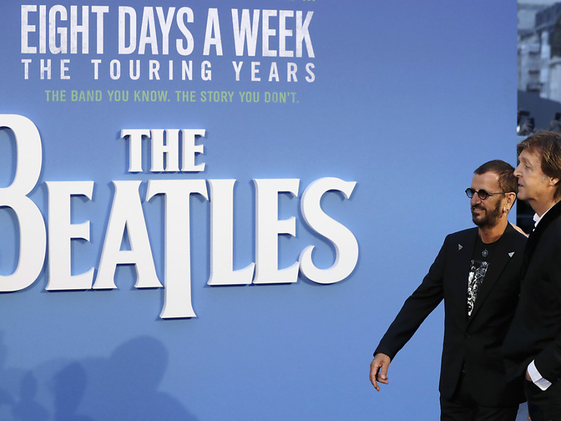 Paul McCartney ému pour la première du documentaire sur les Beatles