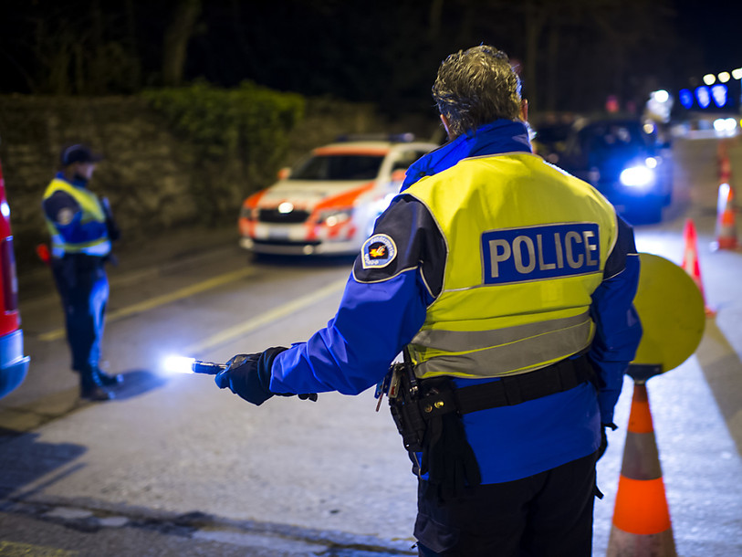 Un homme tire des coups de feu sur la police à La Conversion (VD)