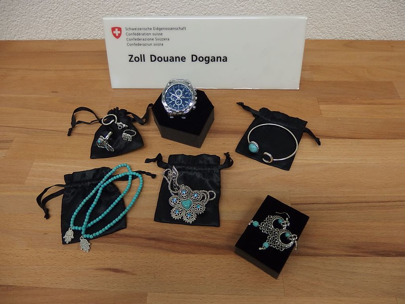 Plus de 1500 bijoux dangereux pour la santé saisis à Kloten (ZH)