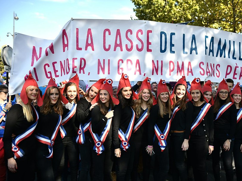 Les opposants au mariage homosexuel manifestent à Paris