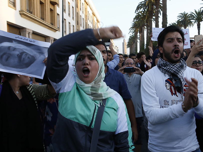 Maroc: indignation après la mort tragique d'un vendeur de poisson
