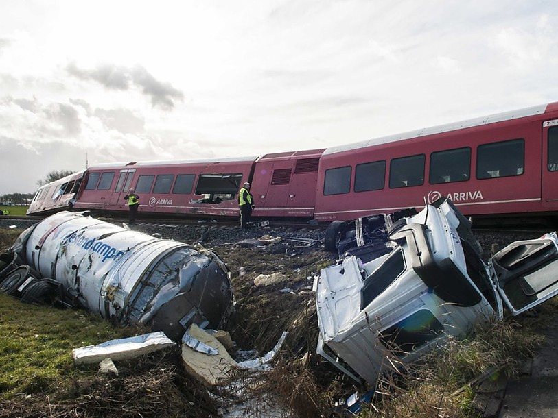 Une collision entre un train et un camion-citerne fait 18 blessés