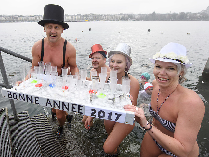 Ils fêtent la nouvelle année en se baignant dans l'eau glacée