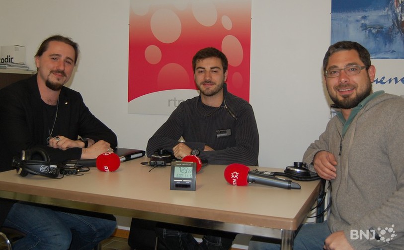 Les débatteurs, de gauche à droite, Niels Rosselet-Christ (UDC), Quentin Di Meo (PLR) et Gabriel Cimenti (PS).