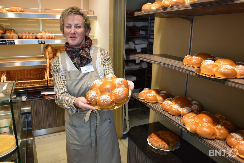 La couronne des rois est confectionnée uniquement pour le 6 janvier à la Tarterie du Littoral, à Serrières.