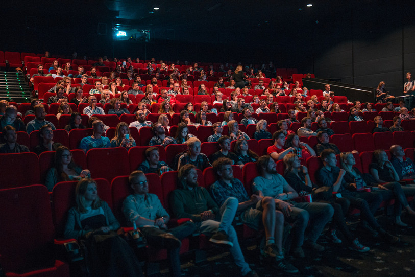 L'été 2023 est réjouissant pour les cinémas avec les sorties de Barbie et Oppenheimer. (Photo libre de droits).