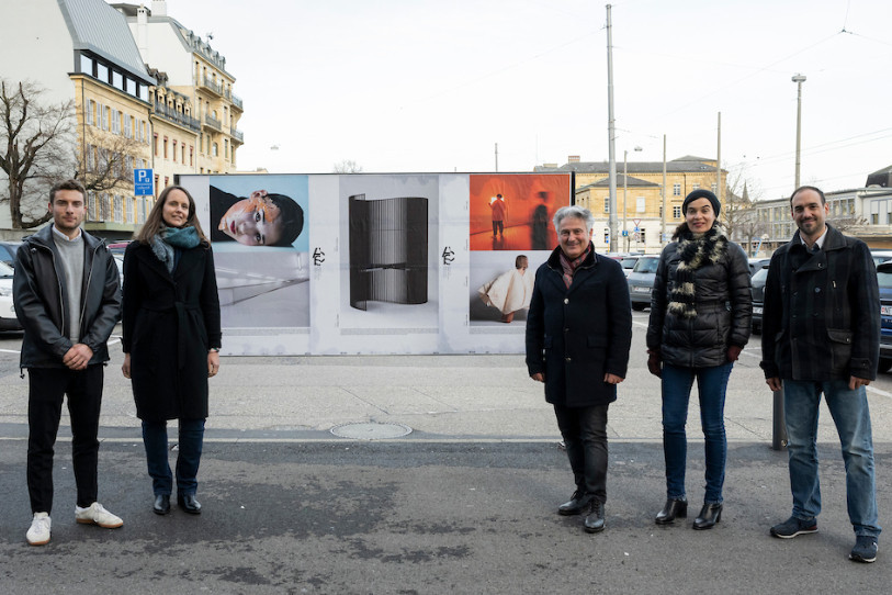 De gauche à droite, Maximilien Pellegrini, directeur de l’Académie de Meuron, Gaëlle Métrailler, cheffe du Service de la culture, Thomas Facchinetti, conseiller communal en charge de la culture, Dominique Mermoud, chargée de projets au Service de la culture et Philippe Barman, directeur commercial d’Horizon SA. (Photo : Lucas Vuitel)