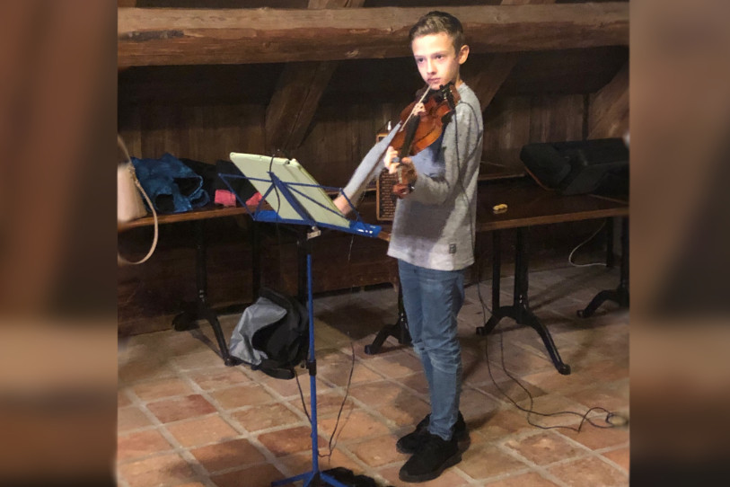 Kylian Nater s'est produit devant le Lions club jurassien à l'occasion de son traditionnel repas de fin d'année. (Photo : LCJ)