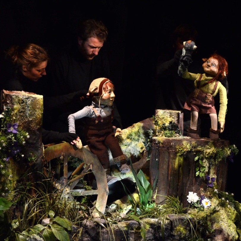Le spectacle de marionettes de caractère « Soeurette et la fille de l’eau » sera présenté aux enfants lors des représentations scolaires