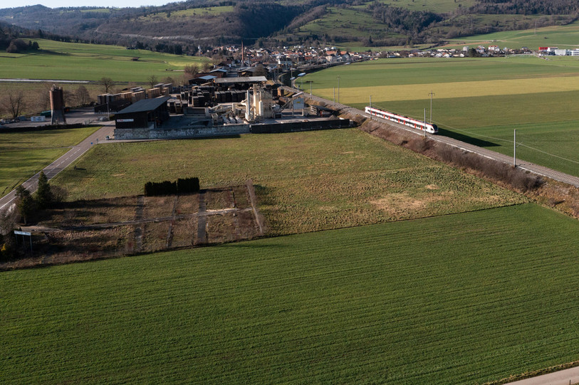 Ces mesures seront notamment réalisées sur le site où doit s'implanter le projet de géothermie profonde à Glovelier. (Photo : Georges Henz)