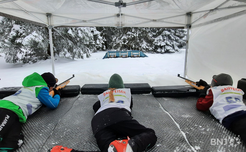 Les jeunes adeptes de ski nordique ont pu s'essayer au tir.
