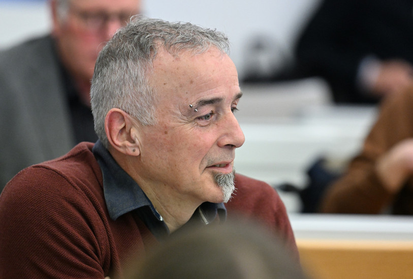 Selon le député socialiste Nicolas Maître, l'envoi du matériel de propagande à l'étranger représente un coût trop élevé pour les communes.(Photo : Georges Henz)