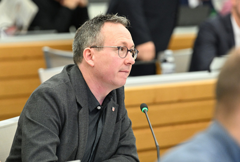 Le député socialiste Fabrice Macquat se questionne sur les demandes de réduction de l'horaire de travail (RHT) dans le Jura. (Photo : archives / Georges Henz)