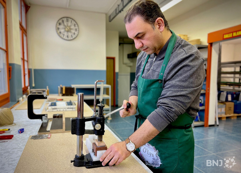 D'abord spécialisé dans l'import, Hadi Aljundi a décidé de produire ses propres savons de manière artisanale depuis l'an dernier.