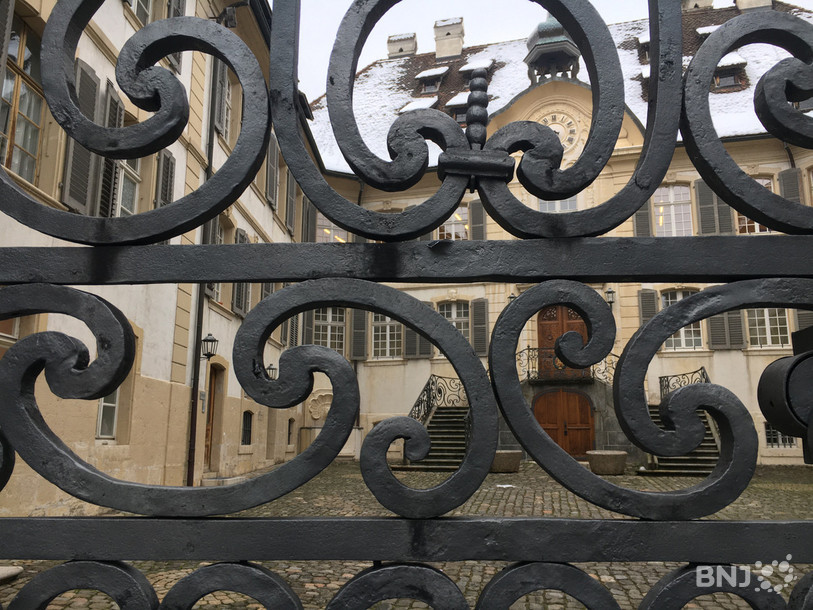 Que se cache-t-il derrière les toiles qui sommeillent dans les réserves du Musée de l'Hôtel-Dieu ?