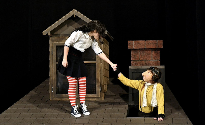 Le nouveau spectacle de la troupe Utopik family raconte l'histoire de Lou et Maé. (Crédits photo : 8prod)