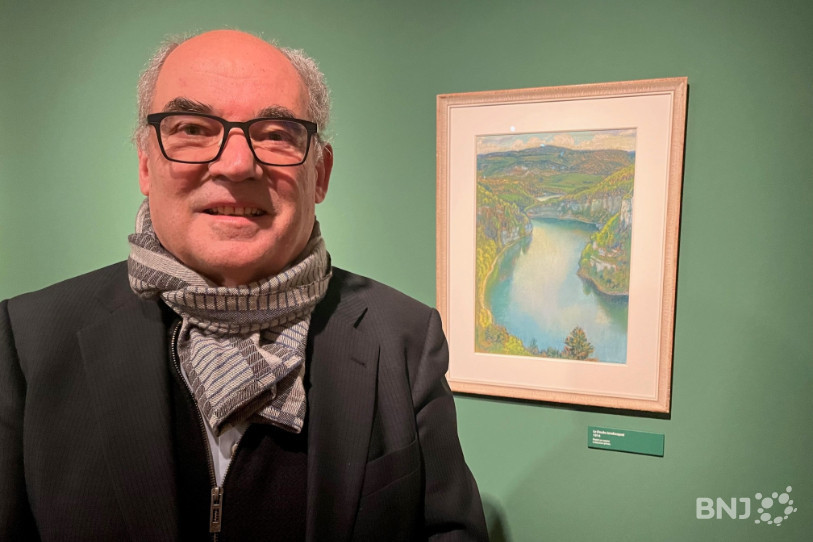 Walter Tschopp a donné une conférence à Delémont, pour évoquer à quel point le Doubs a inspiré de nombreux artistes. Ici, au Musée jurassien d'art et d'histoire, devant un pastel de Charles L'Epplatenier.