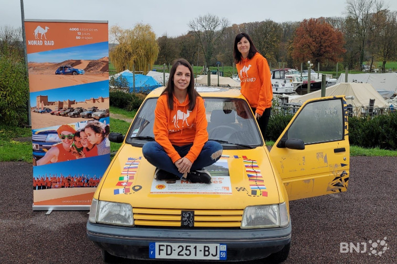Lisiane Zbinden, Marjorie Voutat et leur Peugeot sont parées pour l'aventure du Nomad Raid (photo : Marjorie Voutat).