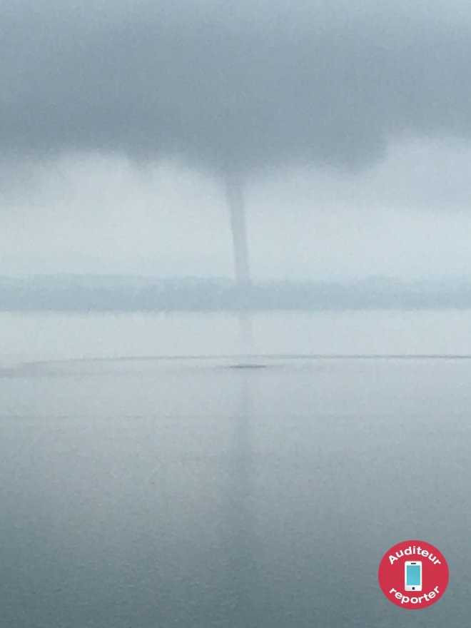Une trombe d'eau s'est formée sur le lac, ce dimanche, en début d'après-midi.
