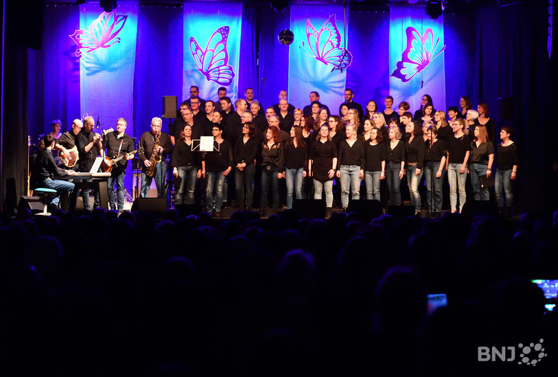Les enfants de Corban devenus grands sont remontés sur scène plus de vingt ans après leur dernier concert. (photo : Georges Henz)