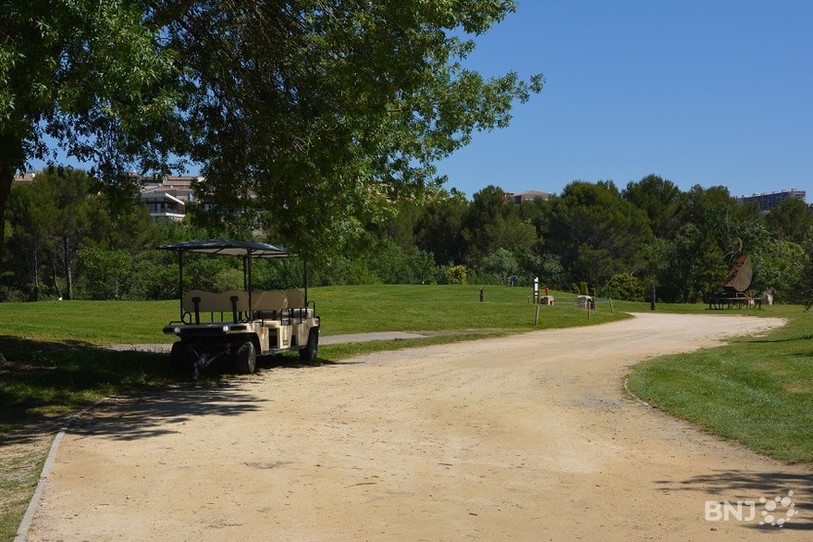 L'hôtel des joueurs donne directement sur le golf de Montpellier-Fontcaude