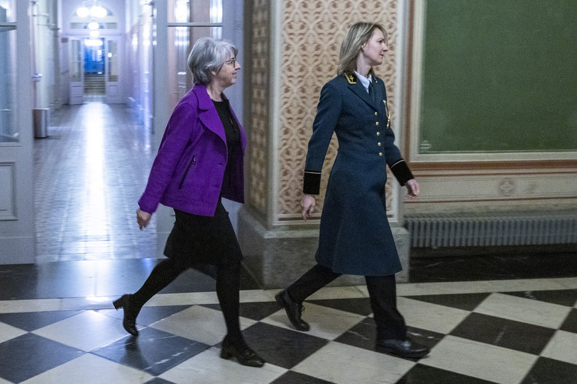 Ministre jurassienne au moment de la signature de la feuille de route qui a conduit au votre de Moutier, c’est dans la peau de médiatrice fédérale qu’Elisabeth Baume-Schneider tentera de permettre au processus d’aboutir. (photo : KEYSTONE/Peter Schneider)