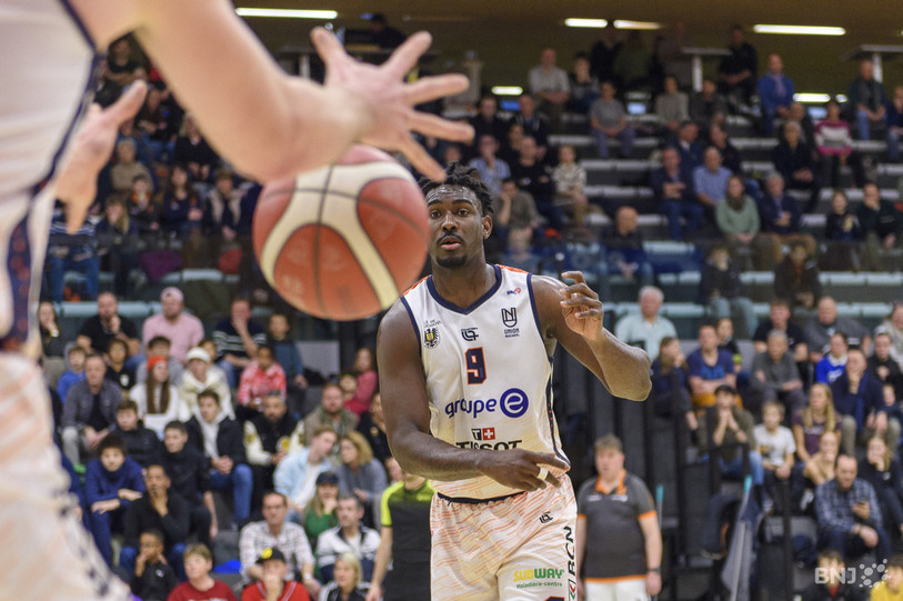 Match compliqué mais victorieux pour Arkim Robertson et ses coéquipiers d'Union Neuchâtel (photo : Bertrand Pfaff).