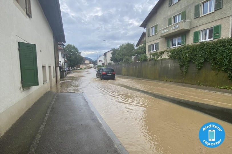 Des routes ont été inondées en 2021, après que des cours d'eau ont débordé à Develier (photo d'archives).