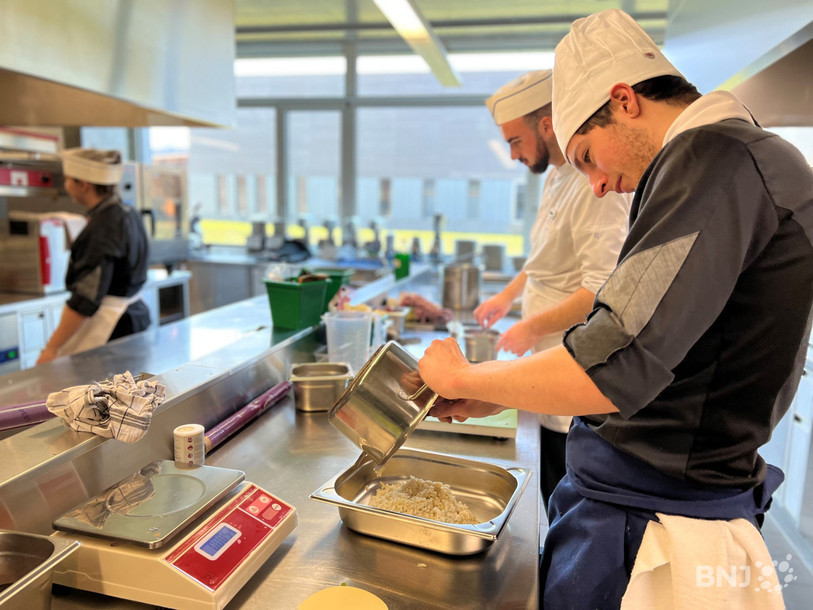 Plus d'une quarantaine d'apprentis du Jura et Jura bernois étaient réunis à Delémont pour le concours des métiers de bouche.