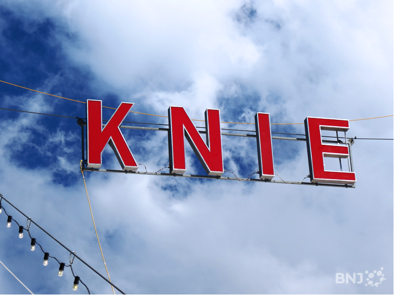 KNIE