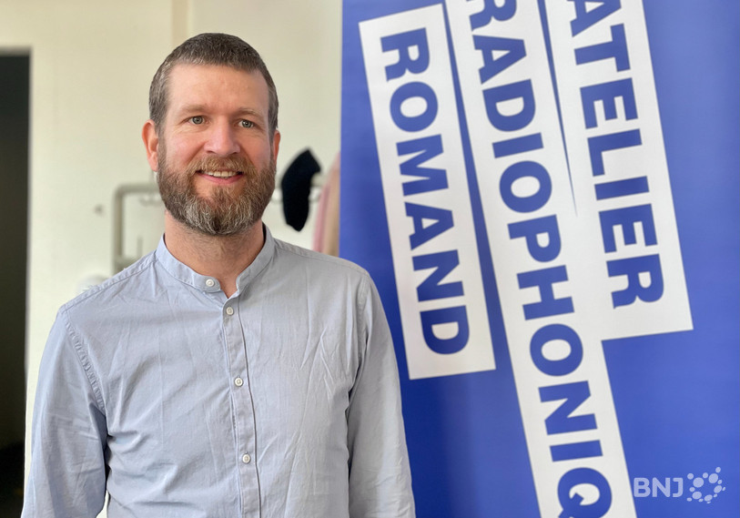 Andrew Robotham a dénombré plus de 150 programmes mais, selon lui, il y en aurait davantage sachant qu'il est difficile de recenser toutes les radios sur le web.