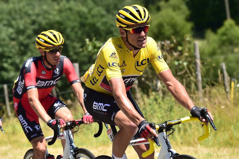 Greg Van Avermaet et son maillot jaune (photo : twitter Le Tour de France)