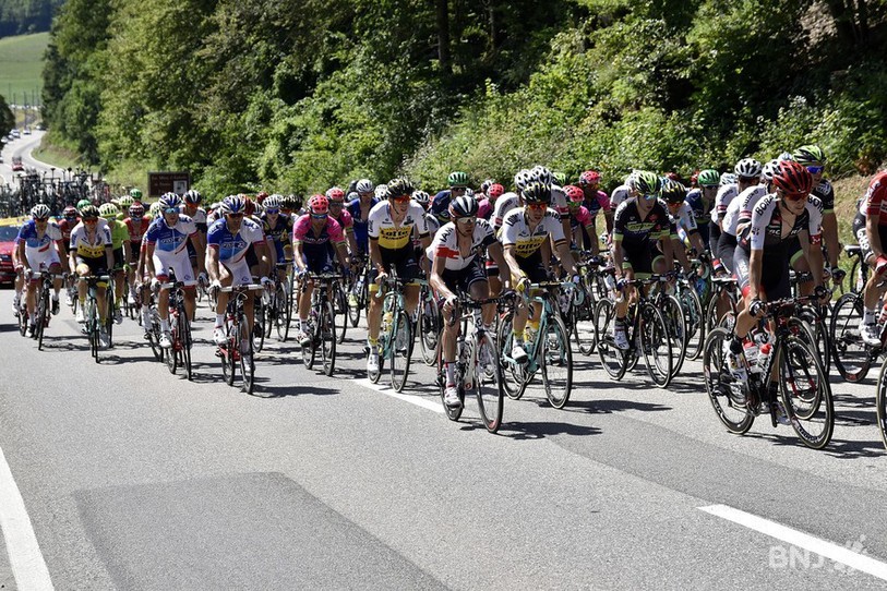 Le Tour de France à La Clusette, entre le Vallon et le Littoral neuchâtelois.