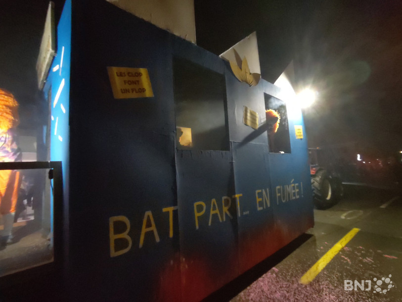 Un char satirique raillant le cigarettier BAT et sa décision de fermer son site de Boncourt.