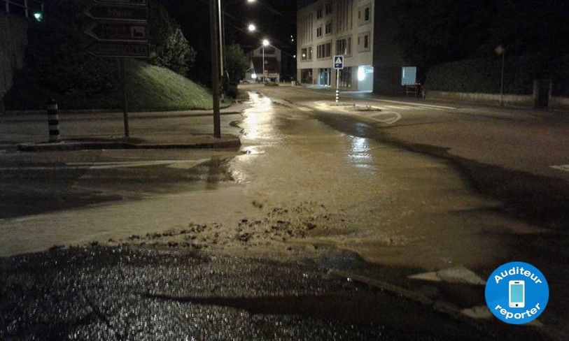 Rue inondée à Moutier