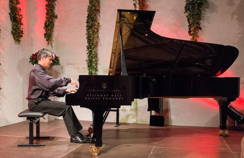 L'invité spécial du festival, Pietro De Maria, au piano. (photo : Jacques Philippet)