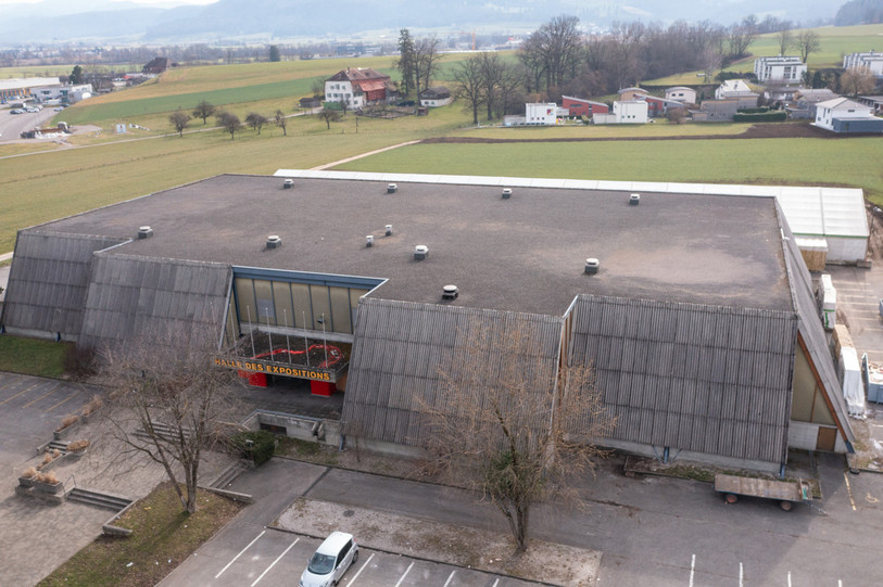 Le projet de nouvel hôpital est imaginé dans ce secteur situé au sud des voies CFF à Delémont. (Photo : Georges Henz).