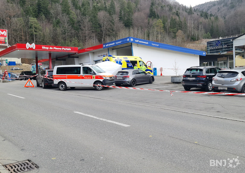 Un important dispositif policier a été mis en place après une fusillade à Sonceboz vendredi.