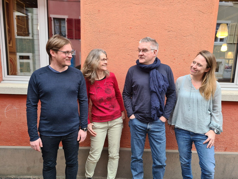 Julien Gressot, Laurence Boegli, Denis de la Reussille et Sarah Blum (de gauche à droite) sont candidats pour le POP neuchâtelois aux élections fédérales 2023. Photo: POP neuchâtelois