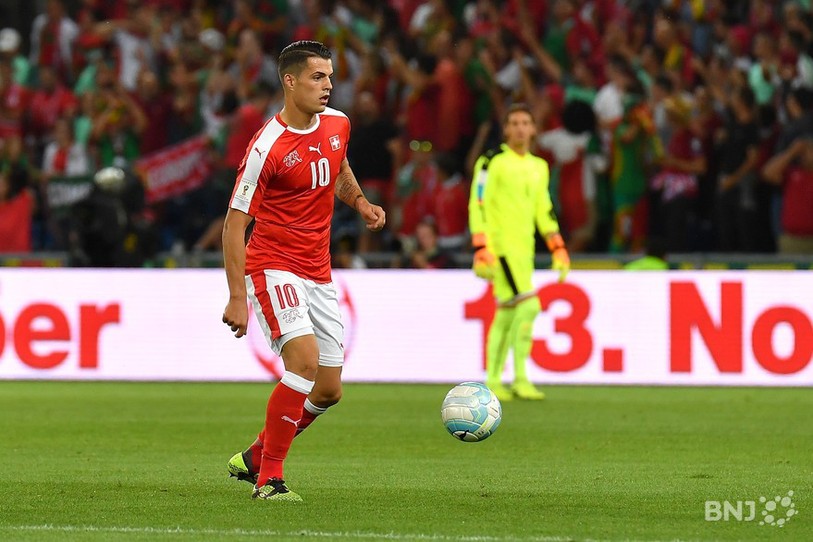  Granit Xhaka, un de ces joueurs d'origine balkanique qui poussent l'équipe de Suisse en avant.