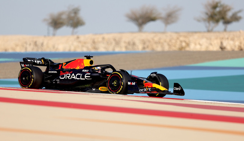 Max Verstappen, ici en test d'avant-saison à Bahreïn, est favori pour se succéder à lui-même, selon Jacques Deschenaux (photo : EPA/Ali Haider).