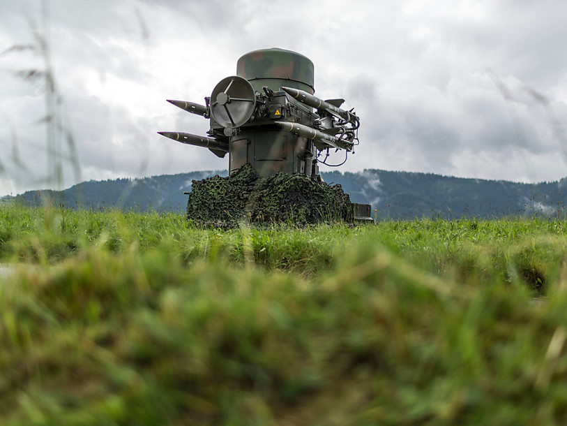 Le Parlement évoquera notamment la question de la réexportation d'armes en Ukraine lors de sa session de printemps. (Photo : archives KEYSTONE / Gaëtan Bally).