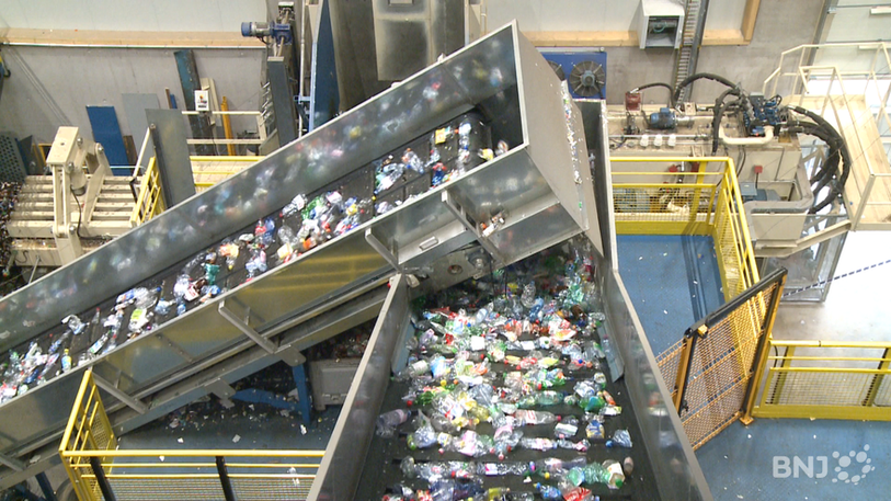 A Grandson, les plastiques sont triés par taille et par couleur.