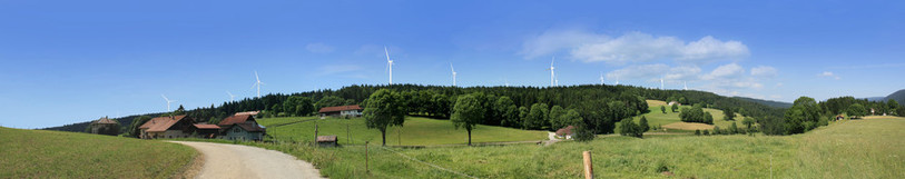 Les éoliennes de la Montagne de Buttes, tel qu'on les verrait, selon les promoteurs du projet, depuis le Mont de Buttes si le parc se réalise.